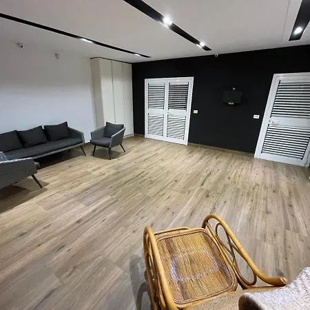 Eri Apartment *